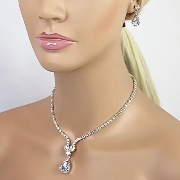 Kids or Cosplay - Simple Classic Rhinestone Necklace Earring Set - Picture 8 of 8